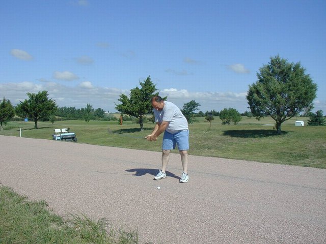2004/07(July)/06(Golf-Fish-Lake)/640x480_2004-07-30 09-26-25.JPG